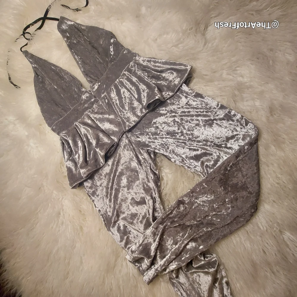 Elegant Silver Gray Velvet Jumpsuit with Halter Neckline - Picture 12 of 15